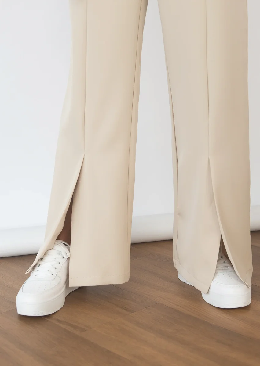 Pantalon beige fendu devant – Image 4