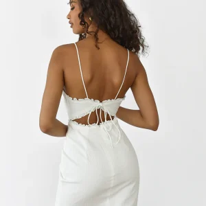 Robe nouée dans le dos